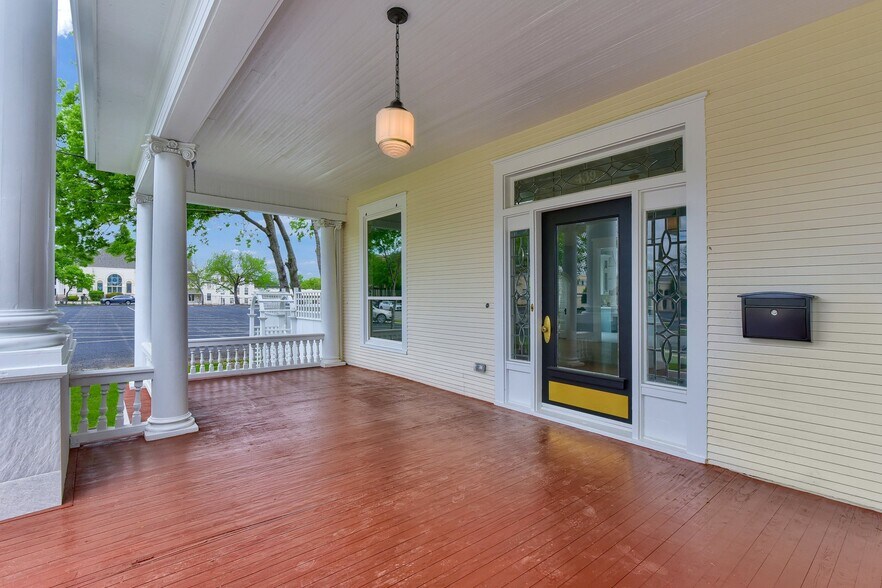 More Photos Of 511 S Travis St, Sherman Office For Sale