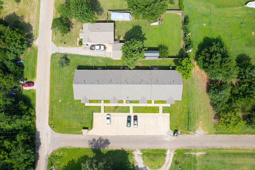 More Photos Of 713 S Locust St, Guthrie Apartments For Sale