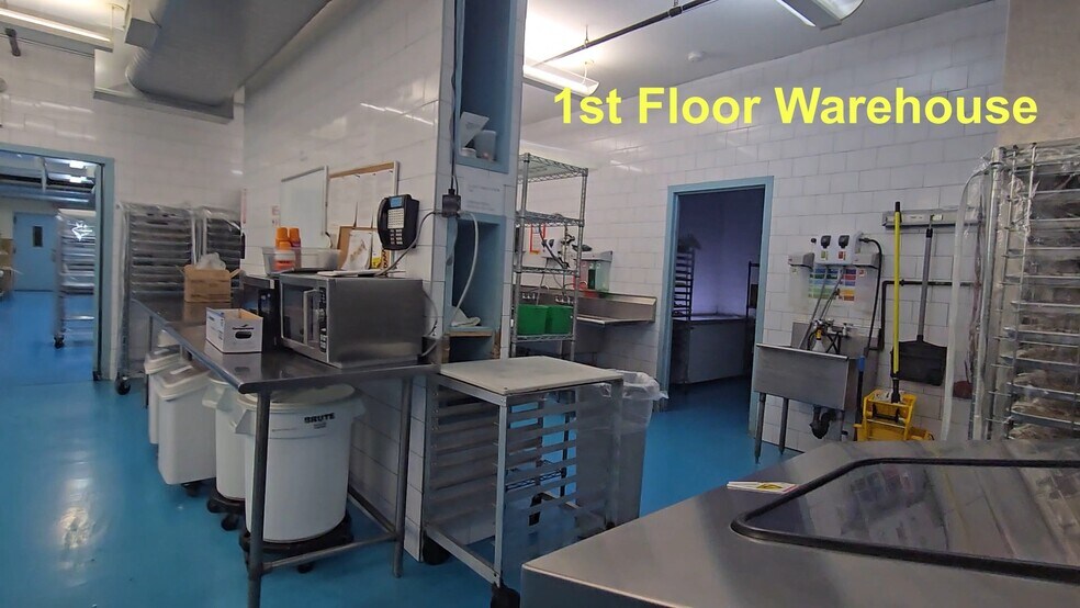 More Photos Of 3260 62nd St, Woodside Industrial For Lease