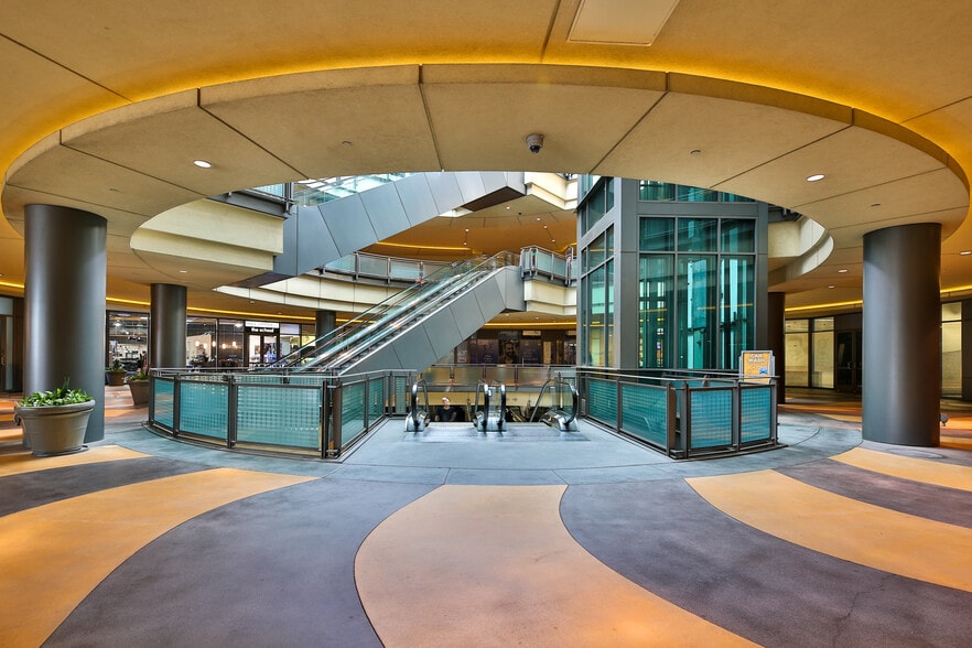 More Photos Of 15301 Ventura Blvd, Sherman Oaks Unknown For Lease