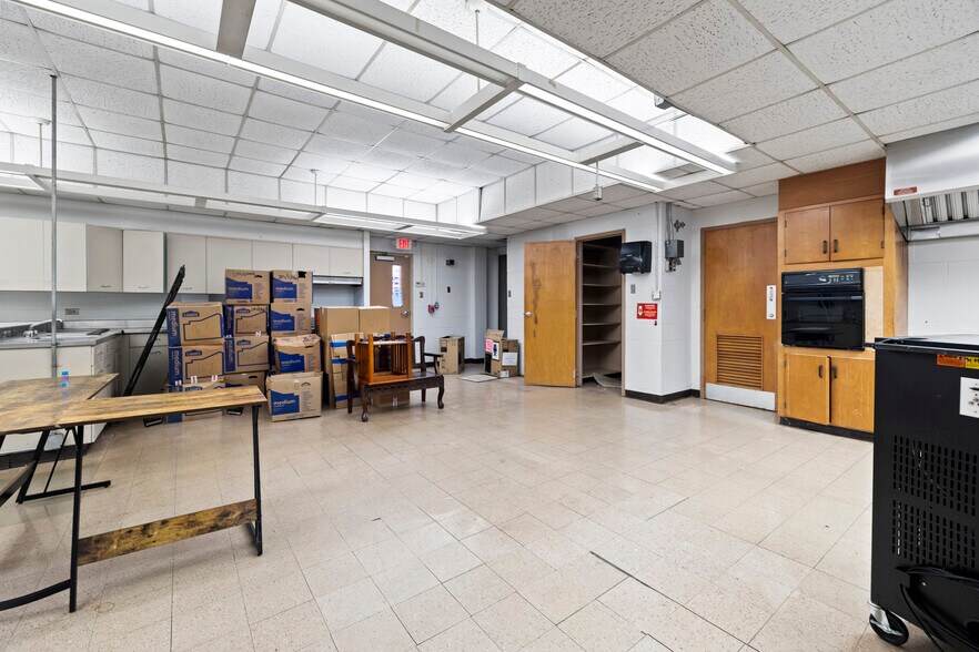 More Photos Of 500 Magrill st, Longview Loft Creative Space For Sale