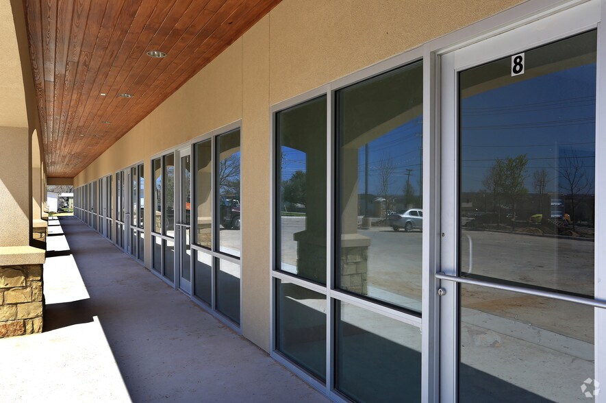 More Photos Of 1501 Bunton Creek Rd, Kyle Freestanding For Lease