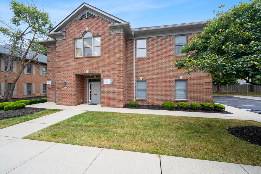 More Photos Of 124 Dorchester Sq, Westerville Office For Sale