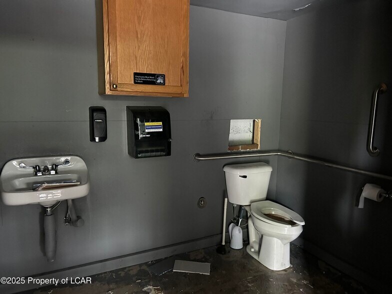 More Photos Of 800 Kidder St, Wilkes-Barre Storefront For Lease