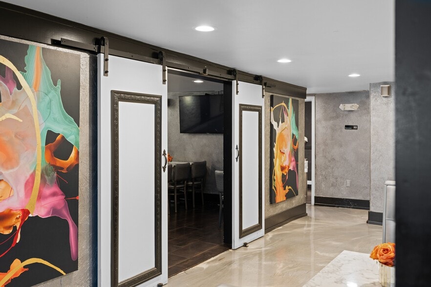 More Photos Of 281 Peters St SW, Atlanta Bar For Sale