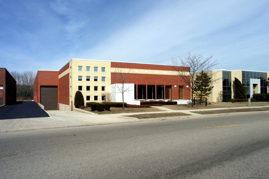 Primary Photo Of 1472 St Paul Ave, Gurnee Warehouse For Lease