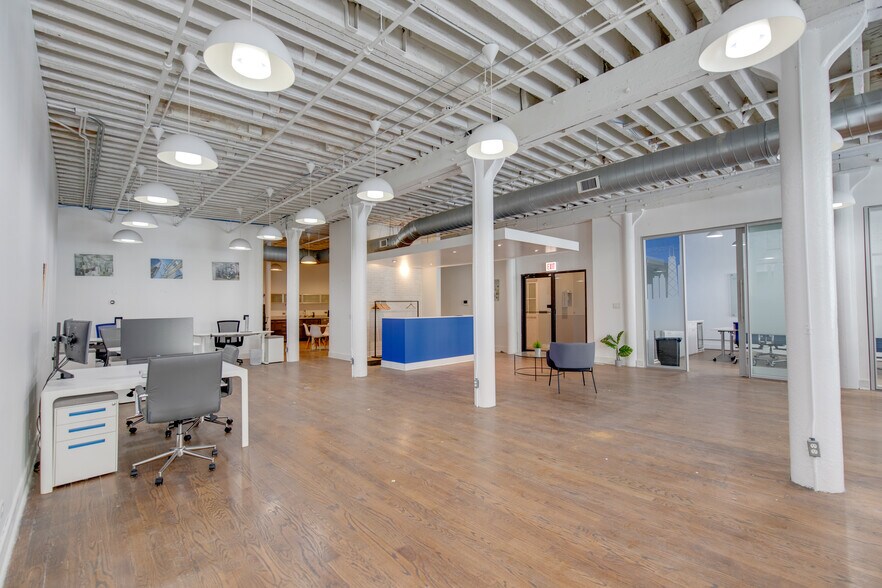 More Photos Of 11 E Hubbard St, Chicago Office For Lease