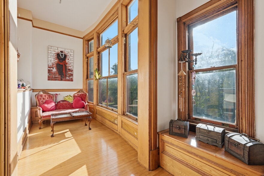 More Photos Of 270 Maple St, Springfield Hospitality For Sale