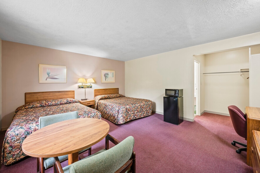 More Photos Of 1058 Hausman Rd, Allentown Hotel For Sale