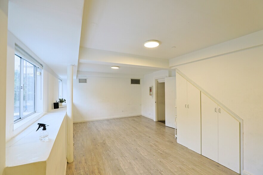 More Photos Of 908-910 N La Cienega Blvd, Los Angeles Storefront Retail Office For Sale