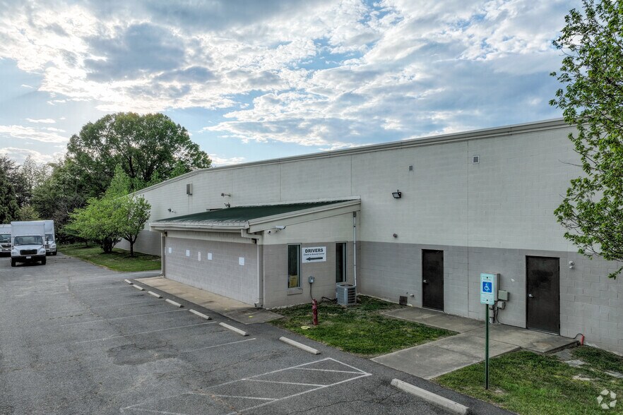 More Photos Of 9420 Cosner Dr, Fredericksburg Warehouse For Sale