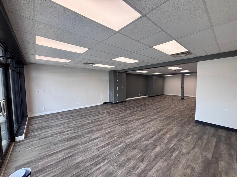 More Photos Of 2409 Main St, West Kelowna Storefront Retail Office For Lease