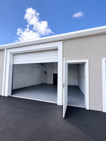 More Photos Of 1450 10th St, Safety Harbor Auto Repair For Lease