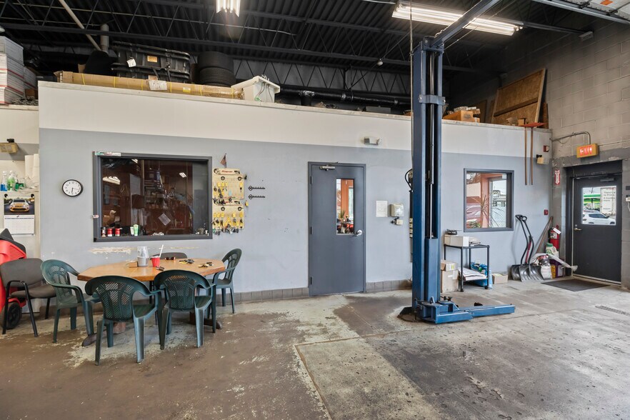 More Photos Of 332 E 159th St, Harvey Auto Repair For Sale