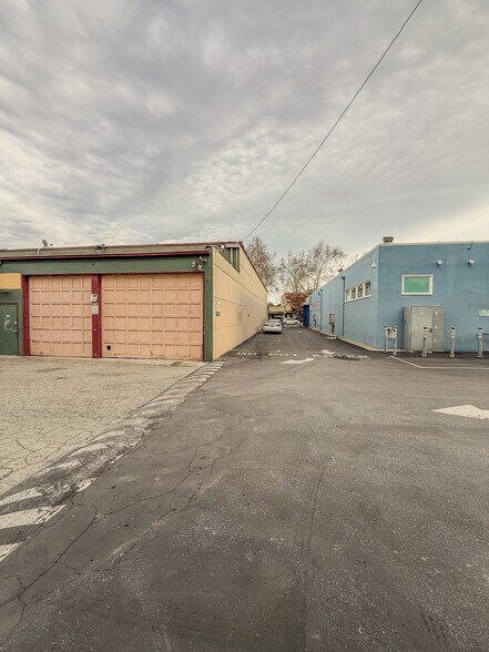 More Photos Of 995 E Santa Clara St, San Jose Storefront For Lease