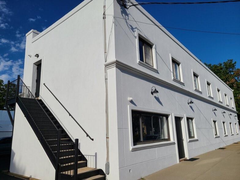 More Photos Of 183 Mineola Blvd, Mineola Medical For Sale