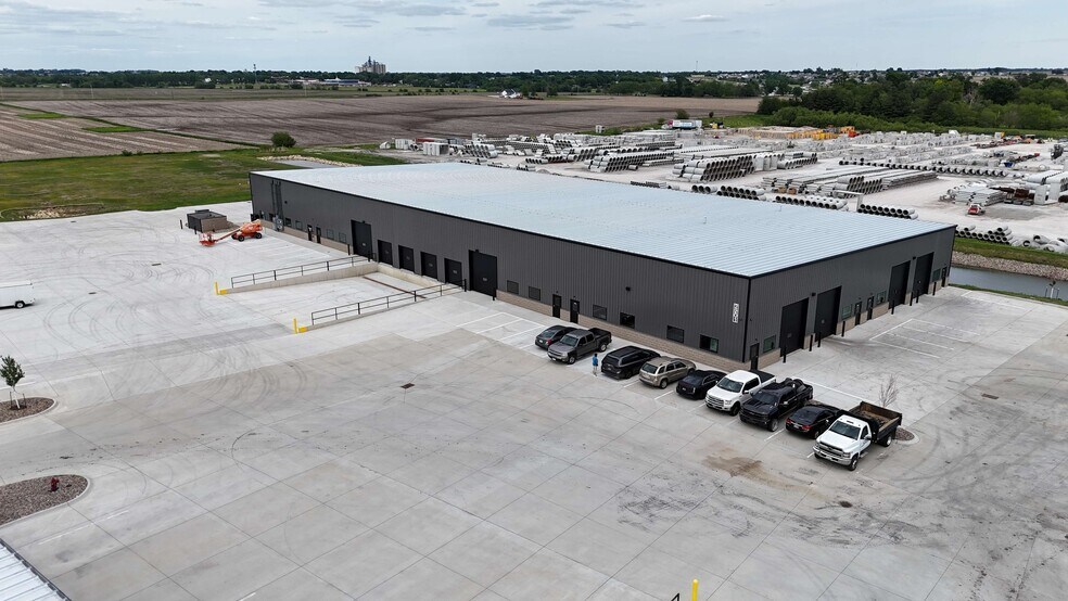 Primary Photo Of 2201 Shiloh Rose Pky SW, Bondurant Showroom For Lease