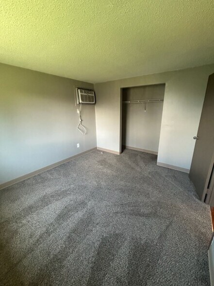 More Photos Of 5724 Glendale Dr, Lockport Apartments For Sale