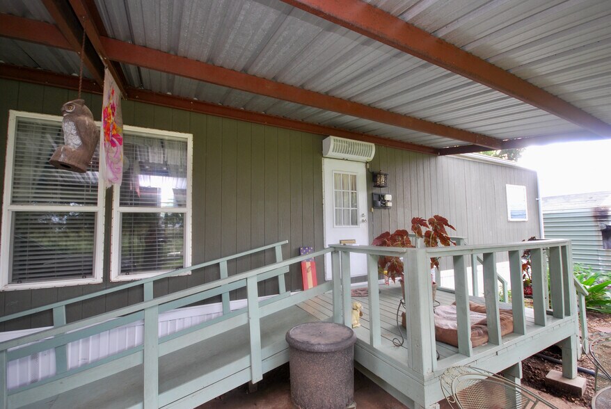 More Photos Of 12604 N State Highway 95, Cistern Restaurant For Sale