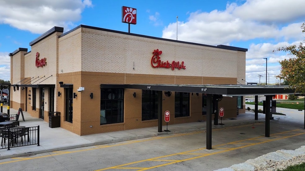 Primary Photo Of 3200 Northfield Dr, Springfield Fast Food For Sale