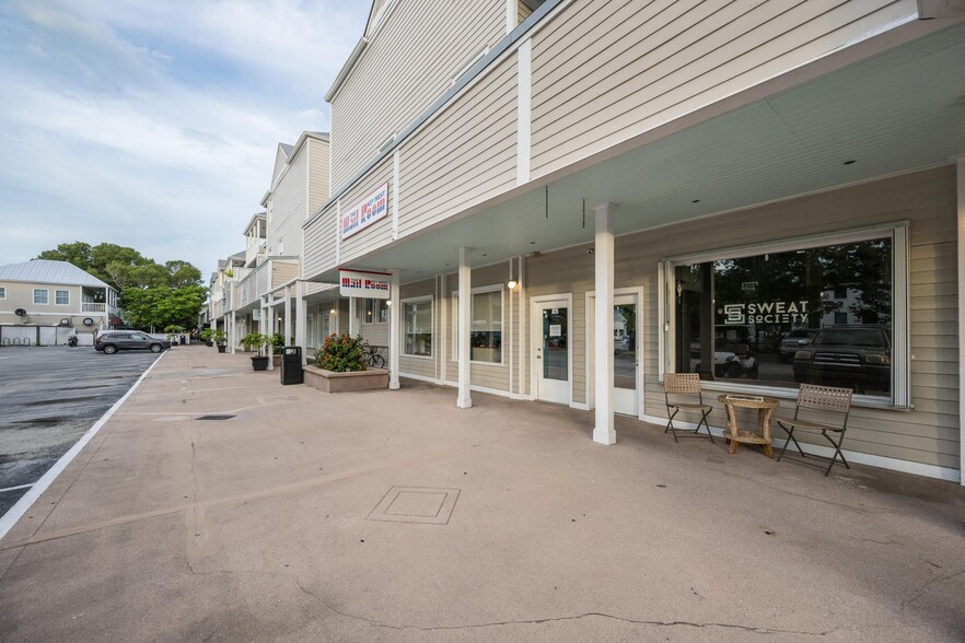 Primary Photo Of 1075 Duval St, Key West Restaurant For Sale