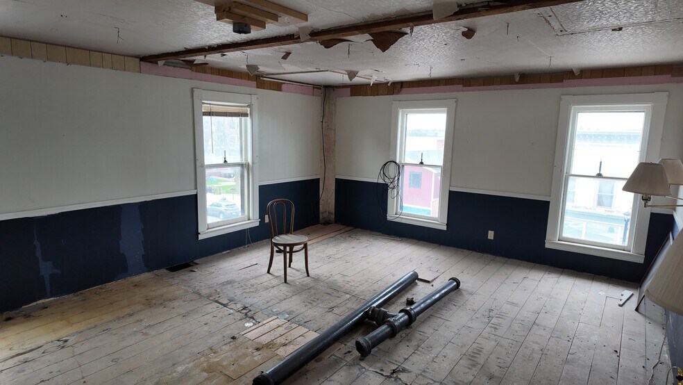 More Photos Of 335 Riverside Dr, Clayton Hotel For Sale