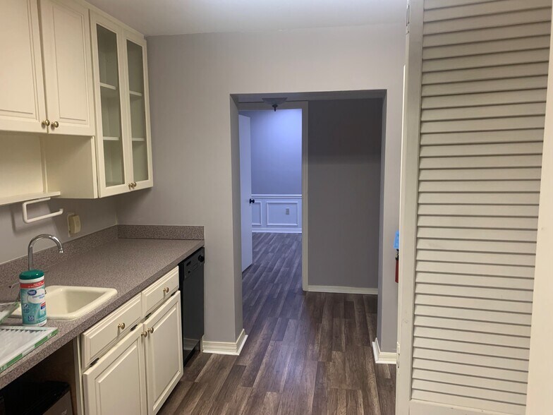 More Photos Of 80 Bonnie Loch Ct, Orlando Office For Lease