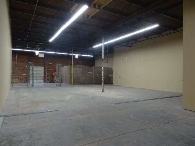 More Photos Of 504 Cumberland St, Fayetteville Light Distribution For Lease