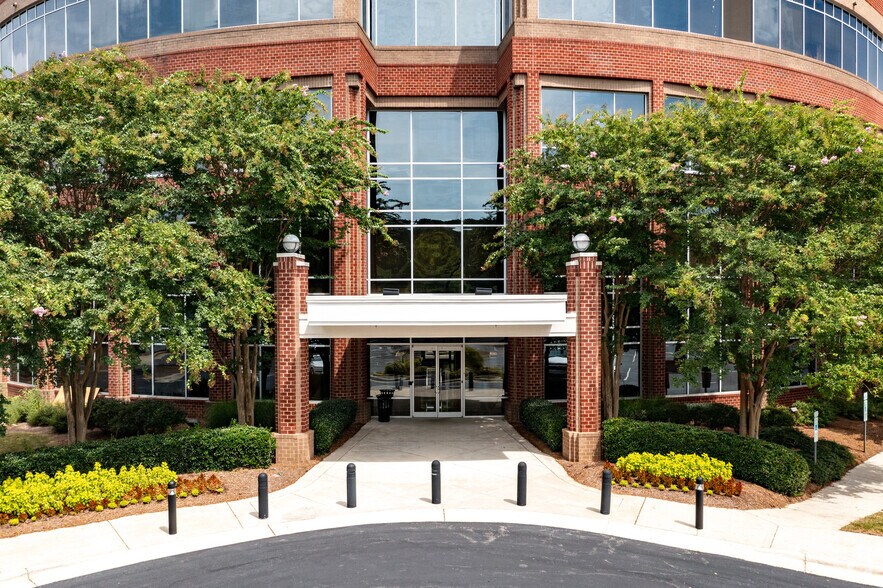 More Photos Of 200 Regency Forest Dr, Cary Office For Lease