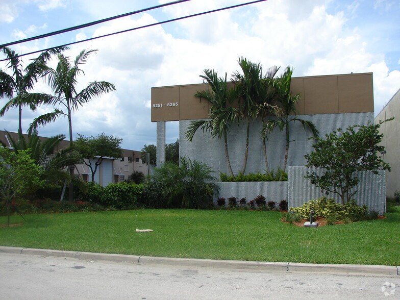More Photos Of 8335-8349 NW 64th St, Miami Light Distribution For Sale
