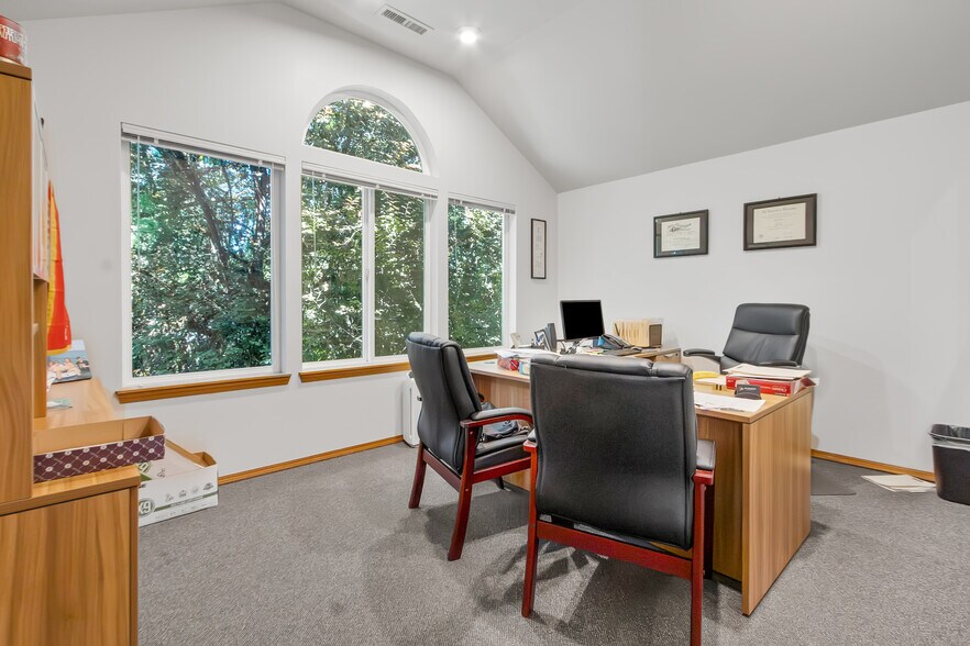More Photos Of 104 Tremont Ave, Port Orchard Medical For Sale