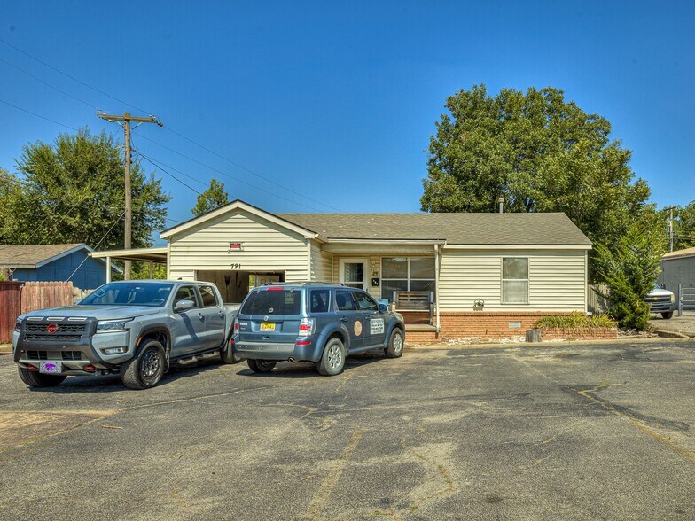 Primary Photo Of 721 SW 59th St, Oklahoma City Flex For Sale