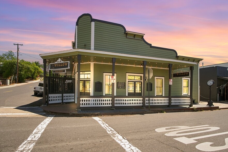 More Photos Of 18723 Main St, Jamestown General Retail For Sale