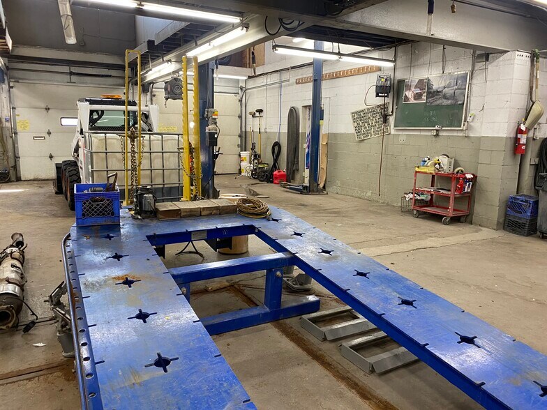 More Photos Of 840 Cayuga Creek Rd, Buffalo Auto Repair For Sale