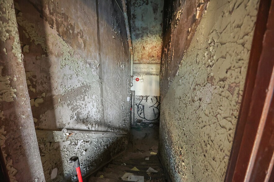 More Photos Of 4224 Fair Ave, Saint Louis Flex For Sale