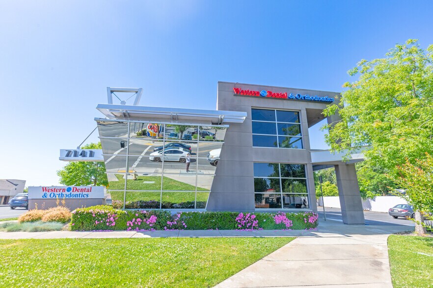 More Photos Of 7141 Fair Oaks Blvd, Carmichael Medical For Sale