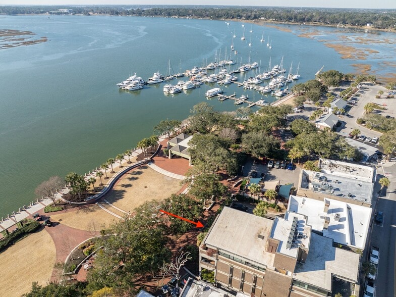 More Photos Of 916 Bay St, Beaufort Office For Sale