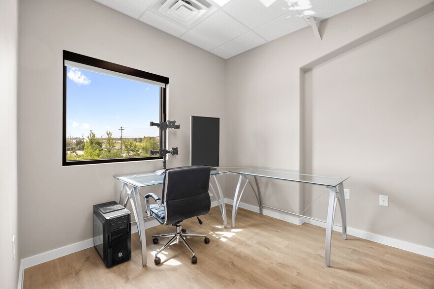More Photos Of 730 S Bell Blvd, Cedar Park Office For Lease