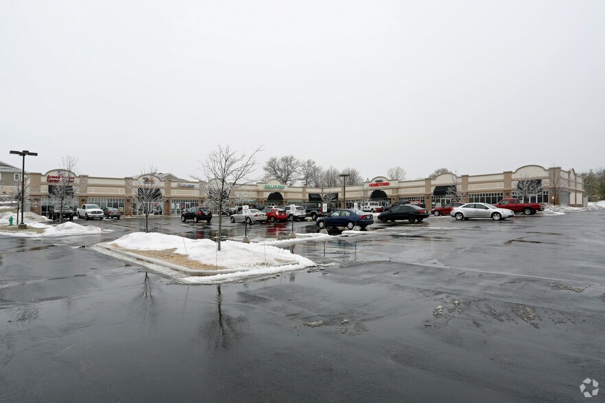 More Photos Of 1901 S Milwaukee Ave, Burlington Unknown For Lease