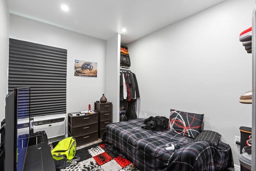 More Photos Of 406 S St Andrews Pl, Los Angeles Apartments For Sale