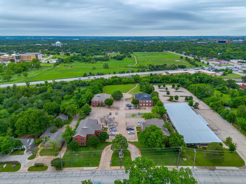 More Photos Of 1309 B W Abram St, Arlington Office For Sale