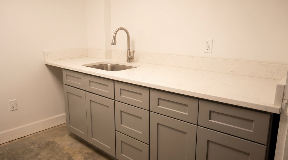 More Photos Of 131 E Hargett St, Raleigh Office For Lease