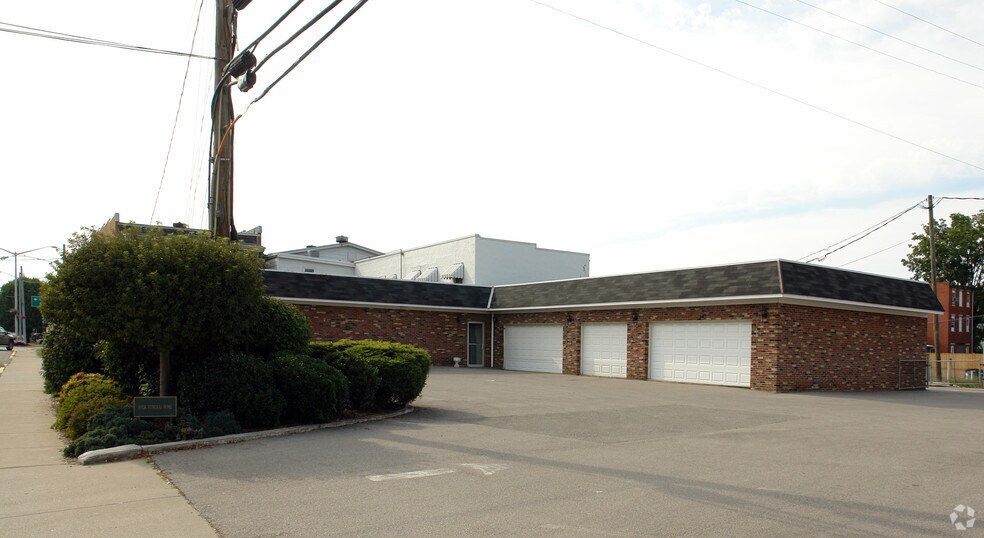 More Photos Of 1007 Smith St, Milton General Retail For Sale