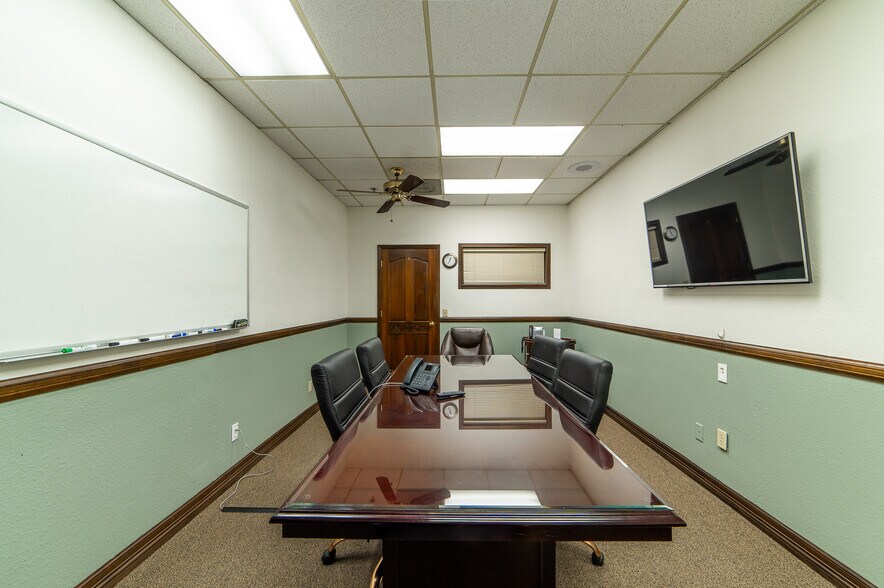 More Photos Of 4625 S Lakeshore Dr, Tempe Office For Sale