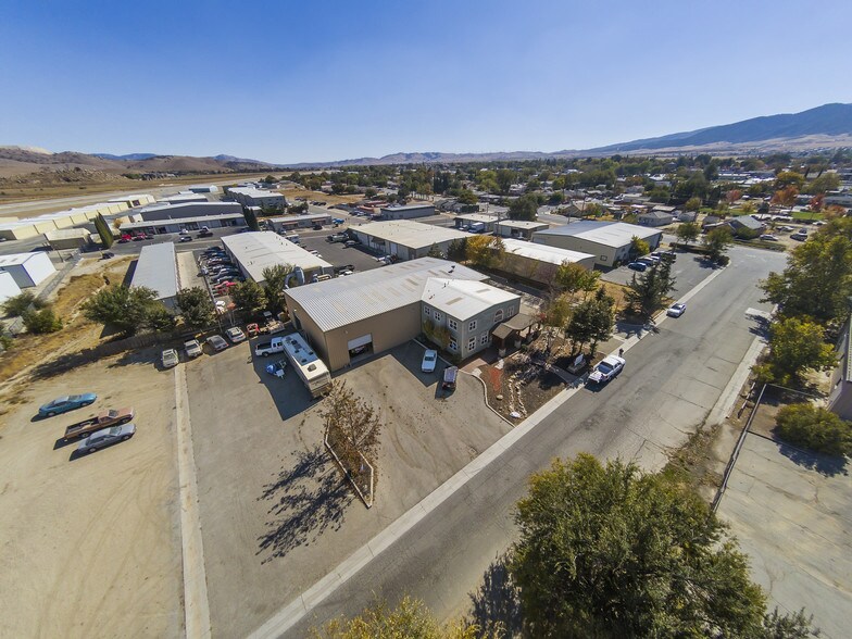 More Photos Of 428 N Curry St, Tehachapi Light Manufacturing For Lease