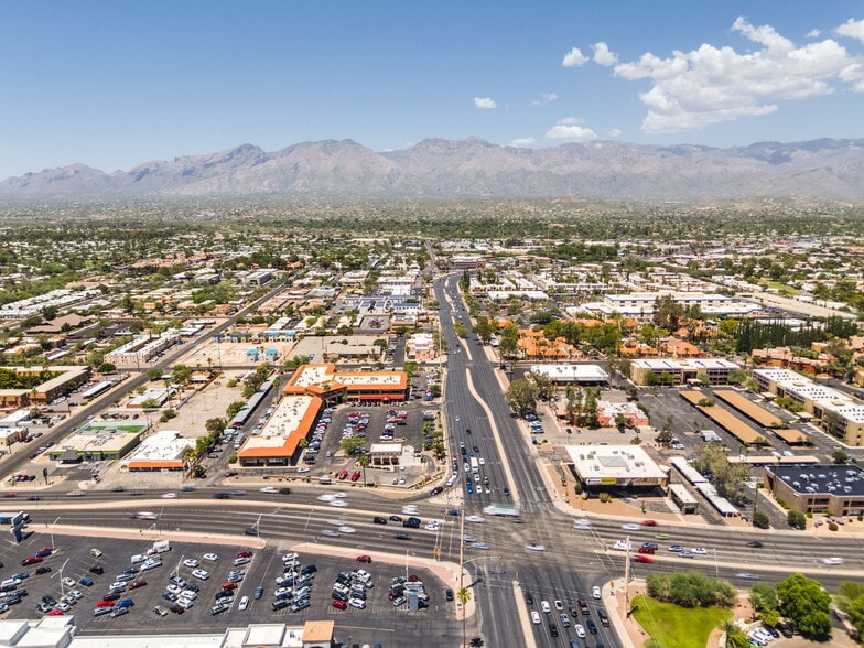 More Photos Of 1101 N Wilmot Rd, Tucson Unknown For Lease