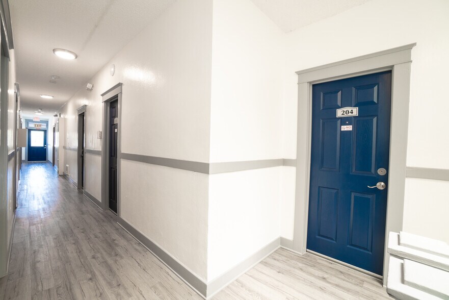 More Photos Of 238 W 10th St, San Pedro Hotel For Sale