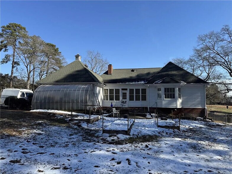 More Photos Of 1601 Rockdale Cir, Snellville Specialty For Sale