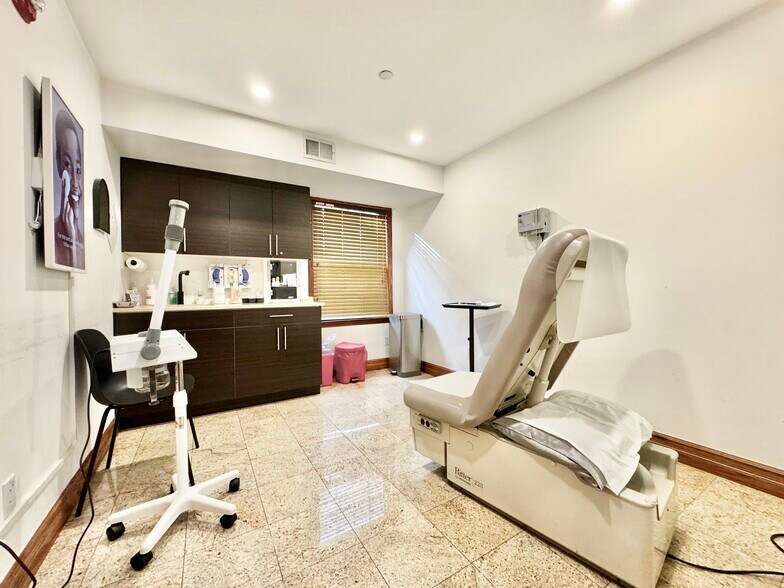 More Photos Of 8716 Avon St, Jamaica Apartments For Lease