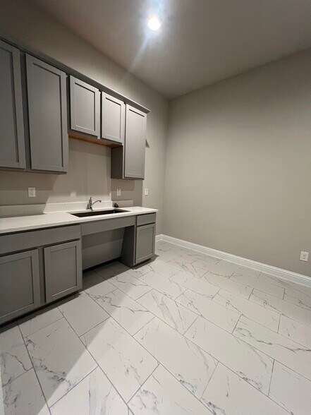 More Photos Of 3951 Alma Rd, McKinney Office For Lease